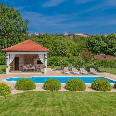 Piljak إيموتسكي