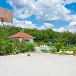 Piljak Villa *