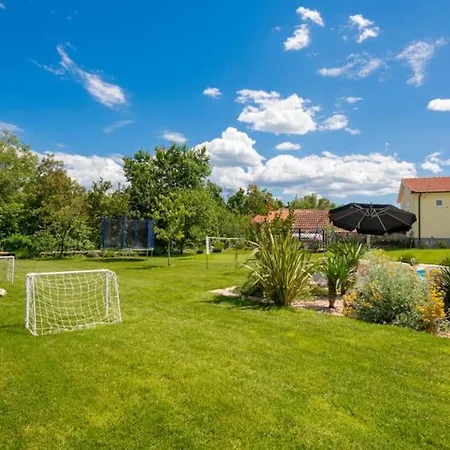 Piljak Villa