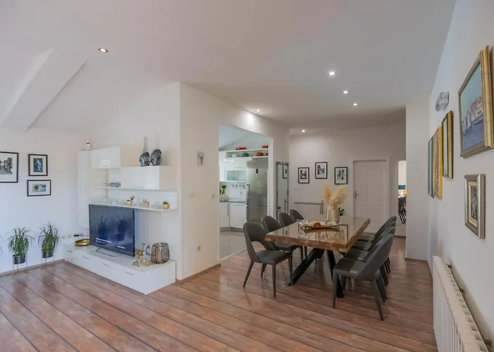 Piljak إيموتسكي