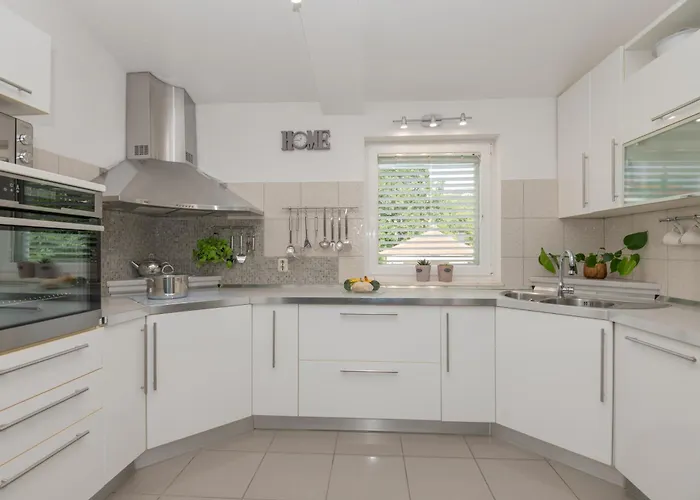 Piljak إيموتسكي